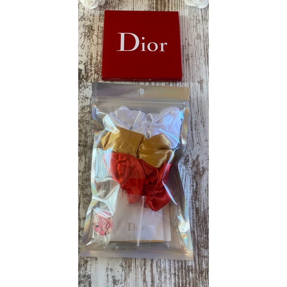 🎉 Host Pick 🎉 Brand new Dior exclusive bundle - Picture 2 of 7
